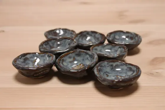 סט קעריות להדלקת נרות שבת בגלזורה כחולה | Shabbat candle lighting set, handmade ceramics