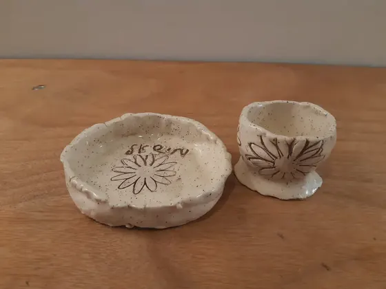 קעריות עם חריטה בעבודת יד